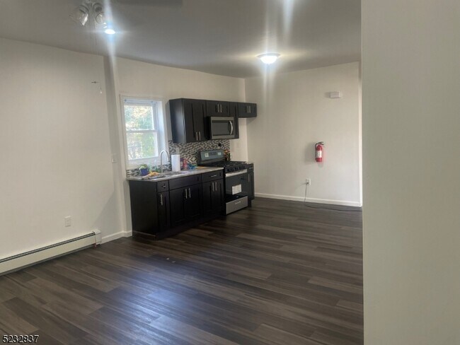 Building Photo - 109 Berkshire Pl