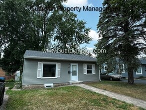 Building Photo - 2944 Quebec Ave S
