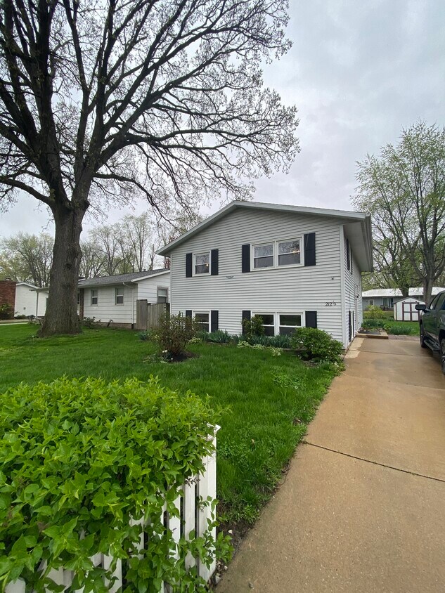 Primary Photo - 212 1/2 S Coolidge St