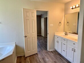 Building Photo - 29006 Trinity River Dr
