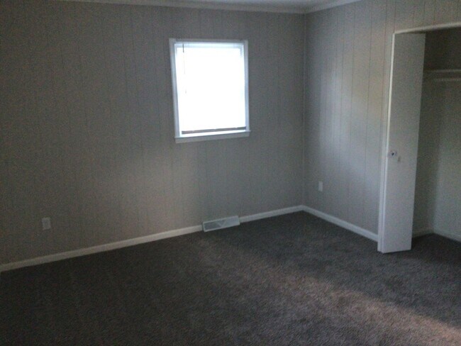 Foto del edificio - Welcome to this charming 3-bedroom, 2-bath...