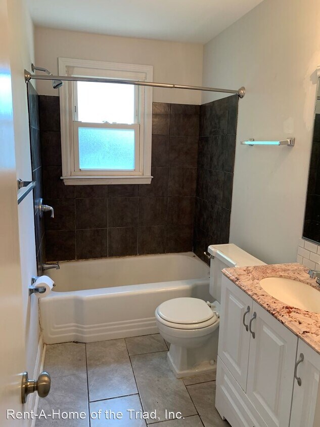 Building Photo - 3 br, 2 bath House - 2511 Woodview Drive