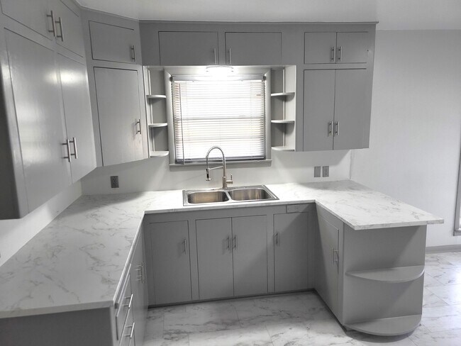 Foto del edificio - 4203 Preston Dr