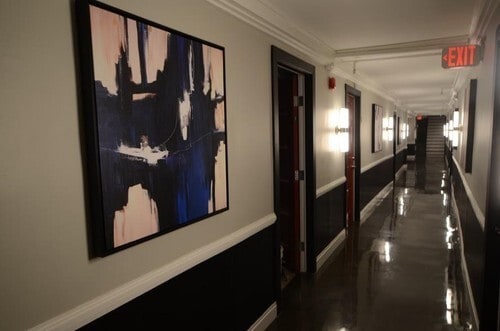 Interior Photo - Chateau Hollywood