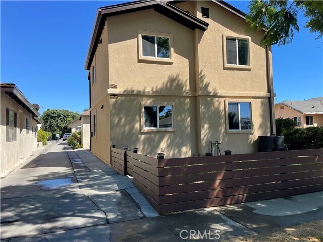 Primary Photo - 6542 El Cortez Ave