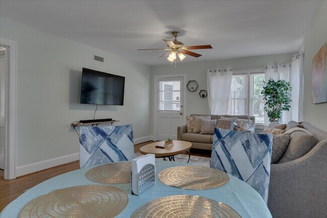 Foto del edificio - 1001 Watts St