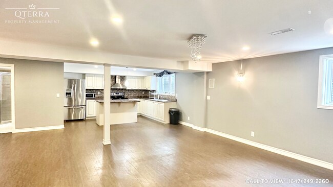 Building Photo - 6 Bignell Cres