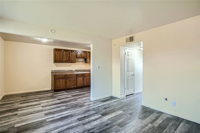 Foto del edificio - 212 Orland St