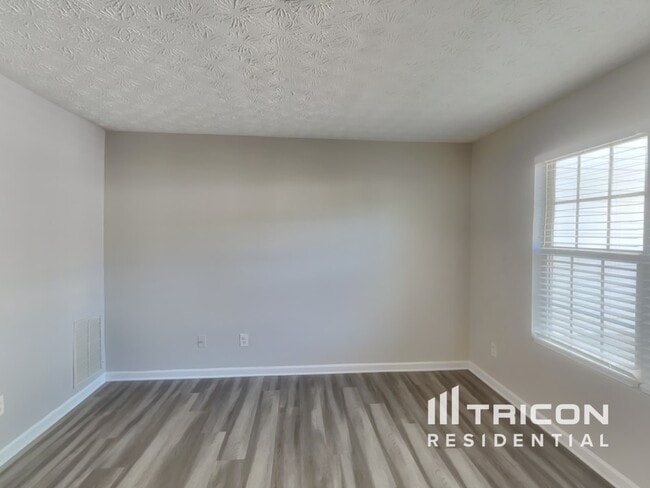 Building Photo - 7172 Grosbeak St