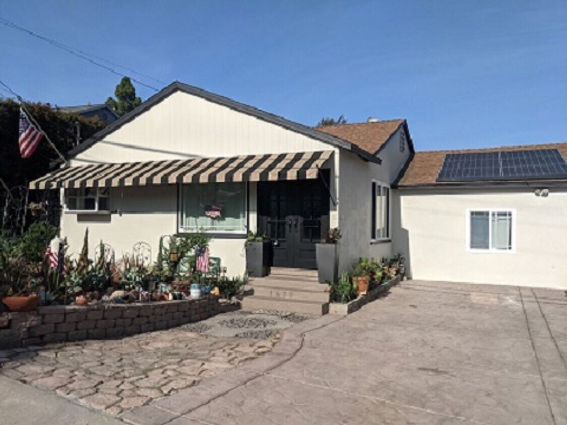 Primary Photo - 4 Bedroom- 3 Bathroom Single Story Home wi...