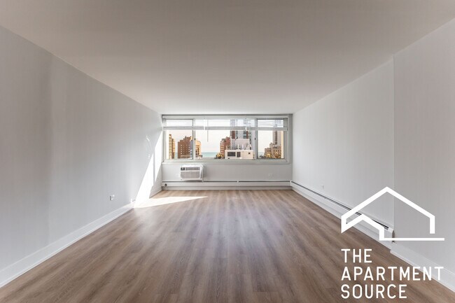 Photo - 1344 N Dearborn St Apartment