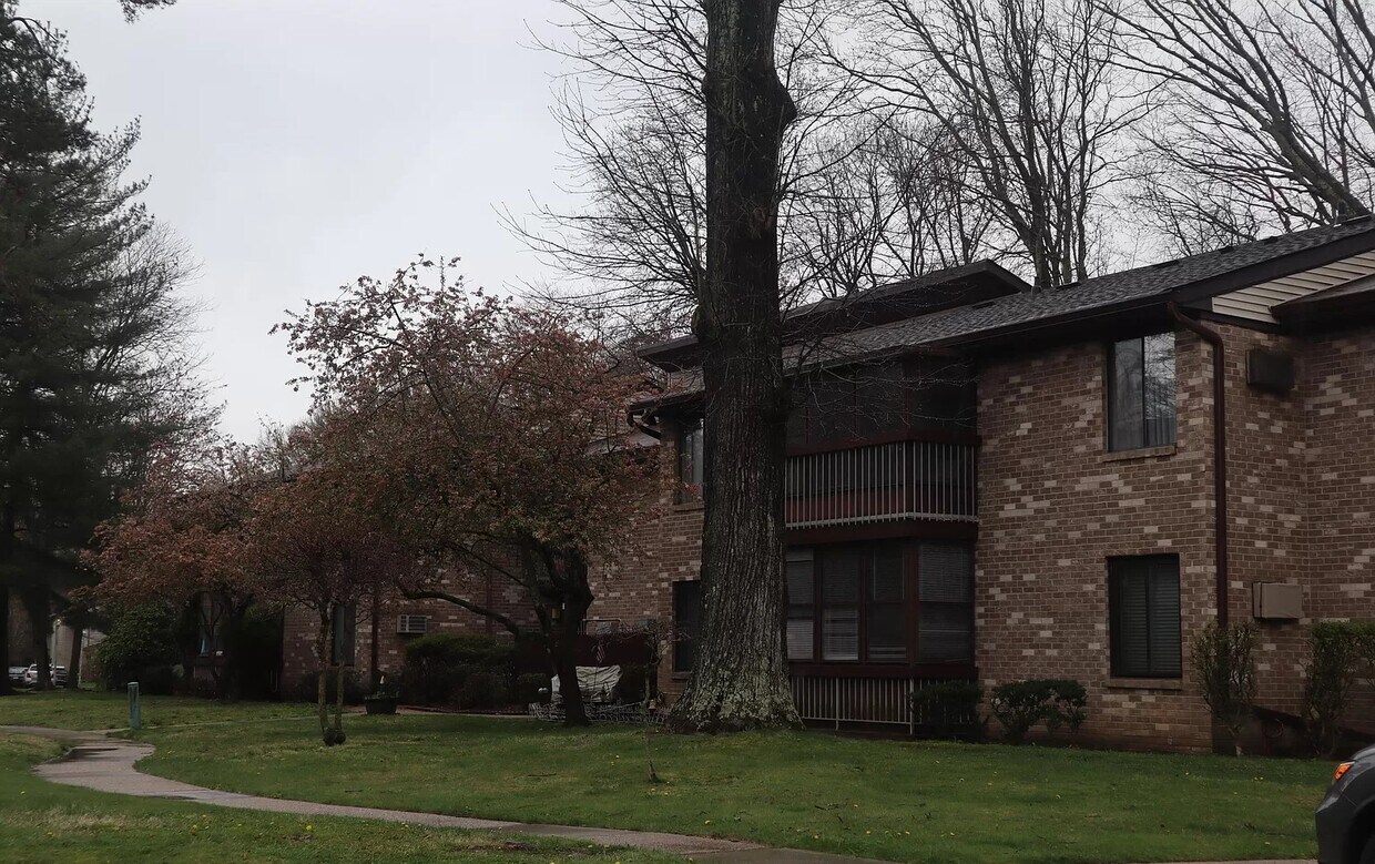 Building Photo - 95 Arrowood Rd