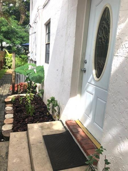 Foto del edificio - 813 NE 22nd Dr