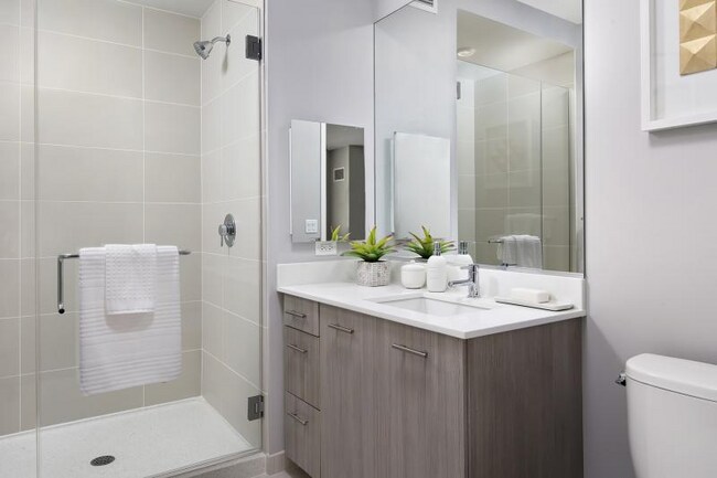 Foto del edificio - 201 E Adams St