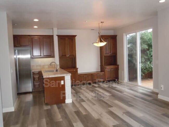 Building Photo - 4108 Peninsula Dr