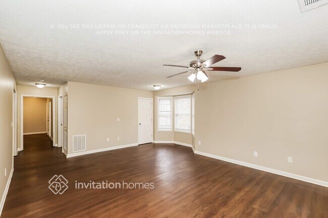 Foto del edificio - 8945 Ochil Ln