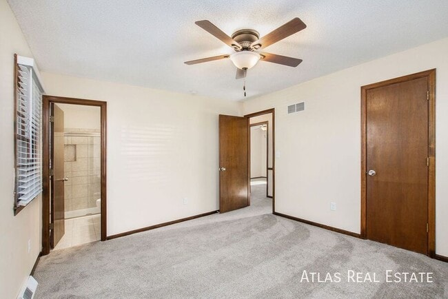 Foto del edificio - 7016 NW Blair Rd