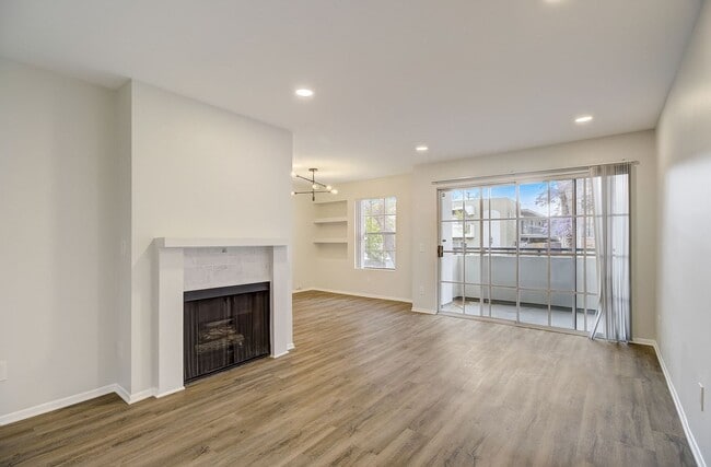 Interior Photo - 960 N. Alfred