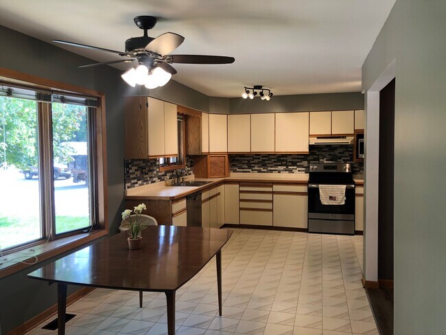 Foto del edificio - 4725 W Crystal Lake Rd