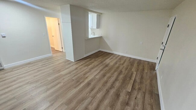 Photo - 14926 Hawthorne Blvd (Lawndale, CA) Apartment