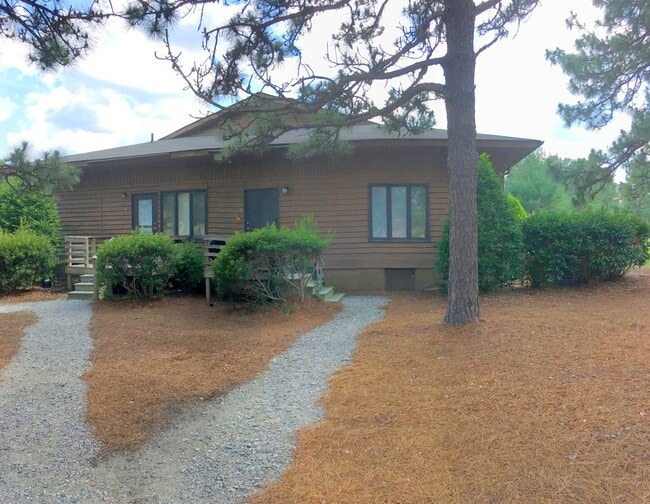 Front - 2145 Foxfire Rd