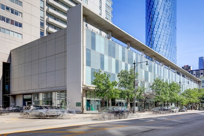Building Photo - 737 W Washington Blvd