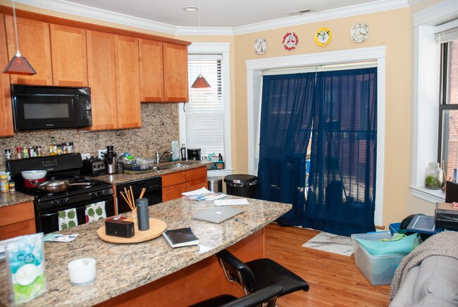 Foto del edificio - 3708 W Wrightwood Ave