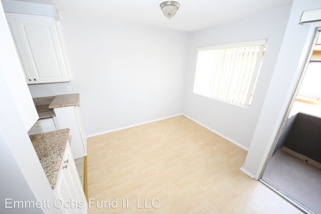 Building Photo - 1256 Granville Ave