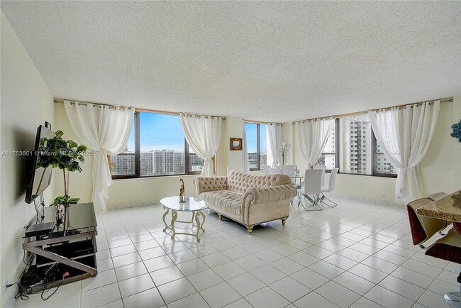 Foto del edificio - 3505 S Ocean Dr