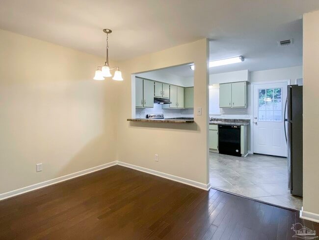 Building Photo - 4344 Langley Ave