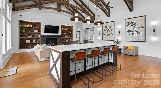 Foto del edificio - 15155 Ollie Dr