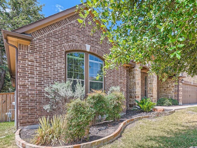 Building Photo - 124 Lady Bird Ln
