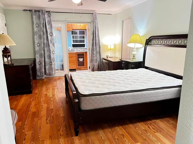 Building Photo - 835 Winding Oaks Dr