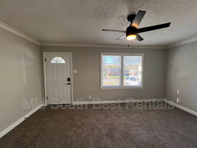 Foto del edificio - 904 Tampa Ave