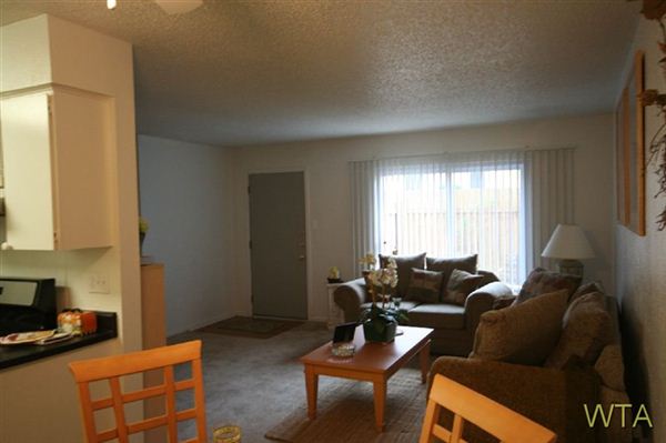 Building Photo - 8810 Tallwood Dr