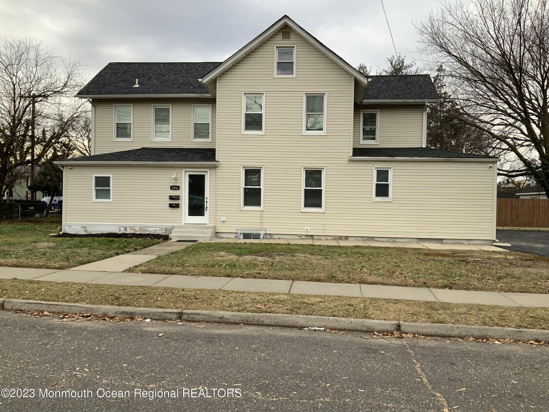 Foto principal - 104 Bridge Ave