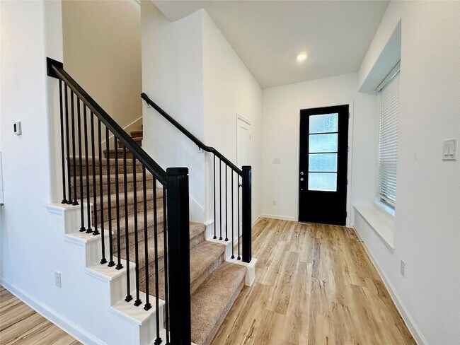 Foto del edificio - 4143 Champlain Wy