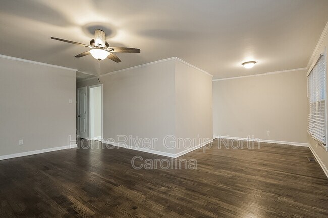 Foto del edificio - 2608 Robin Hood Dr
