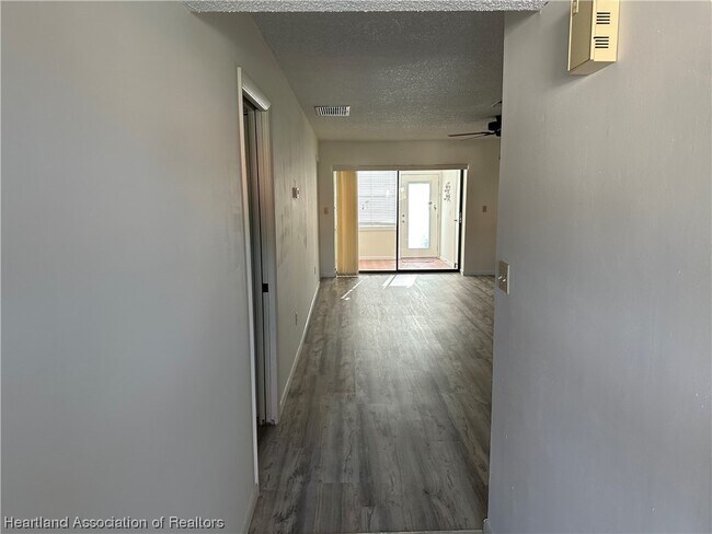 Building Photo - 3720 Catalina Dr