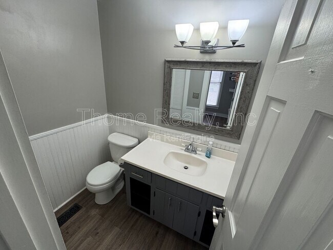 Foto del edificio - 1508 Treetop Ln