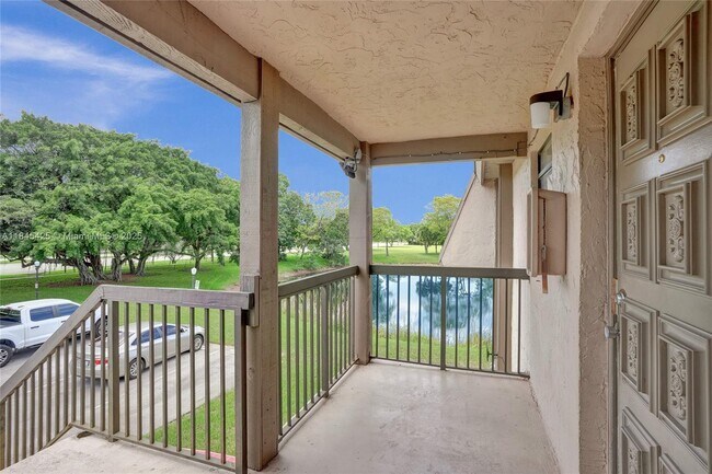Foto del edificio - 3515 NW 94th Ave