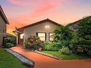 Building Photo - 13528 SW 9th Ln