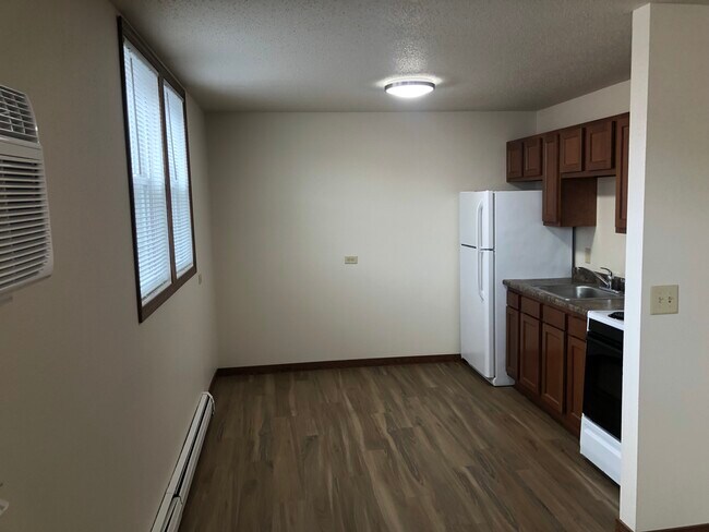 Building Photo - 3515 S West Ave