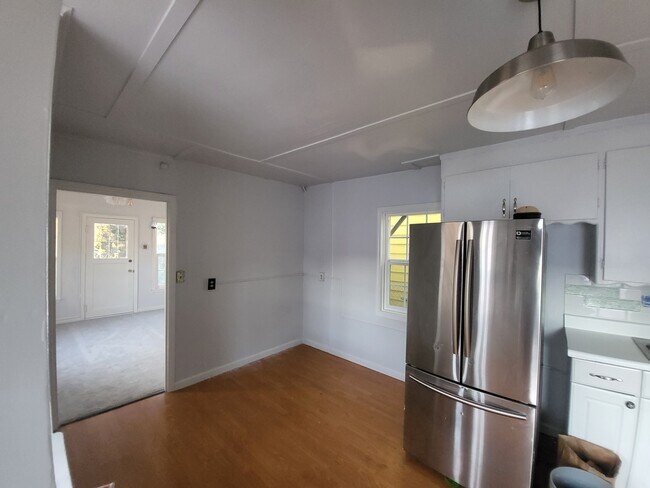 Building Photo - 1212 53rd Ave
