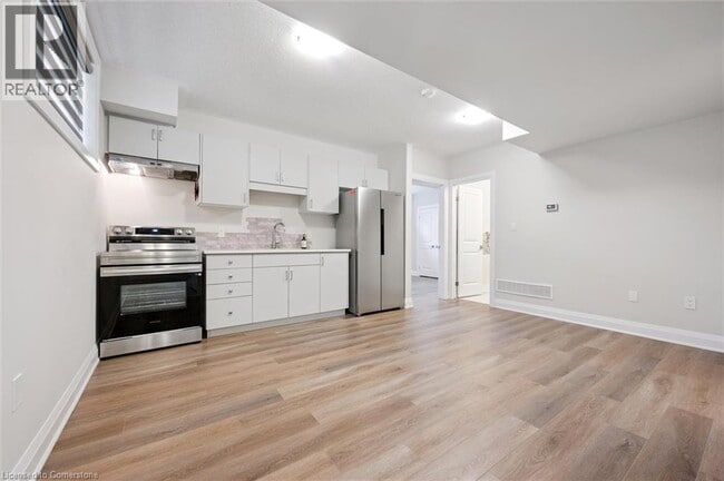 Building Photo - 575 Balsam Poplar St