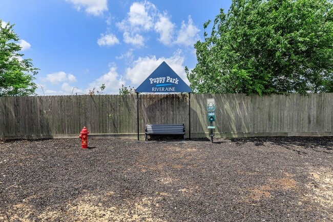 Dog Park - Riveraine Apartments