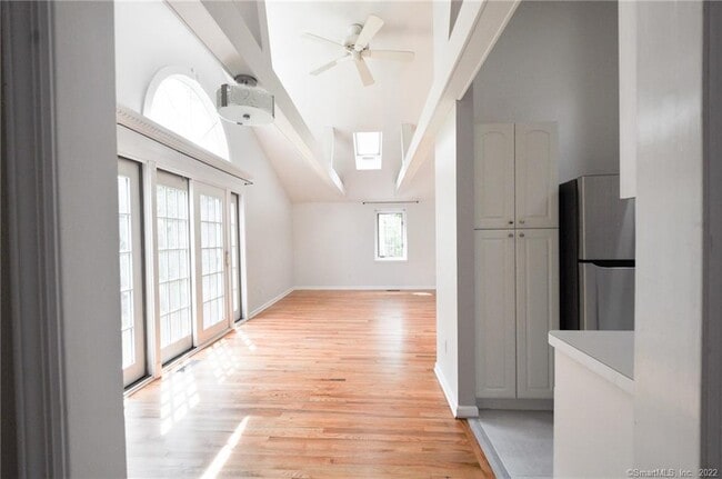 Foto del edificio - 1500 Redding Rd