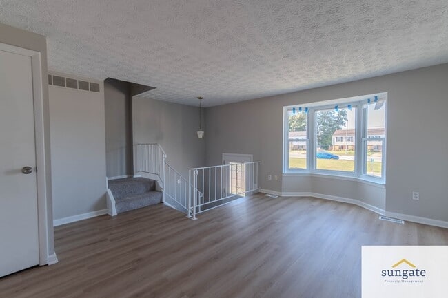 Building Photo - 422 Machias Pl