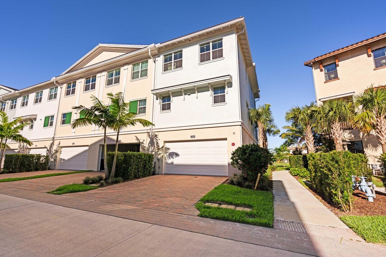 Primary Photo - 12640 Machiavelli Way