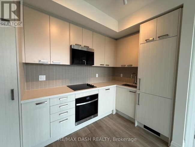 Building Photo - 20 Soudan Ave